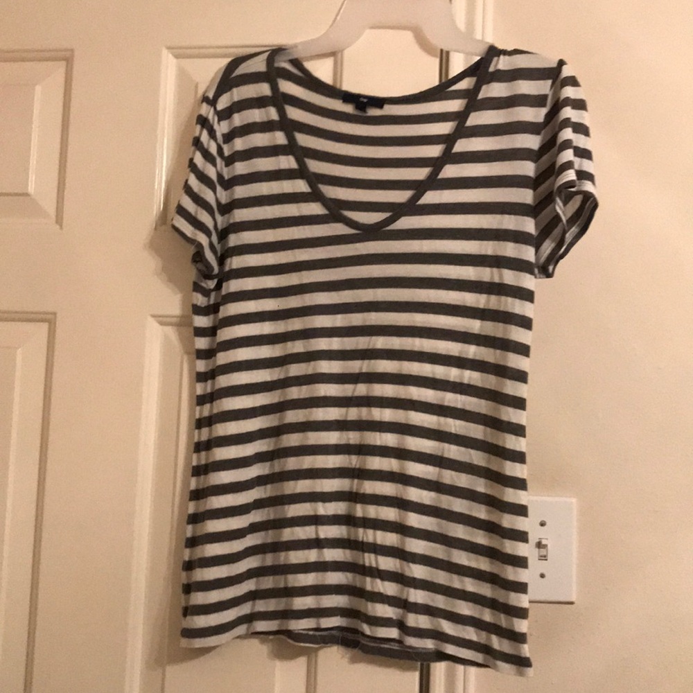 Grey and white striped tee